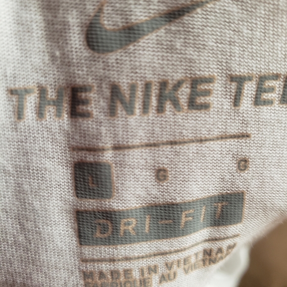 Mens Nike Dri-Fit Graphic Tee - Picture 15 of 15